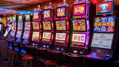 how does a casino slot tournament work
